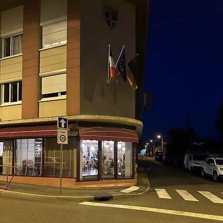 Hotel Restaurant Saint-Benoit Gueugnon Eksteriør bilde